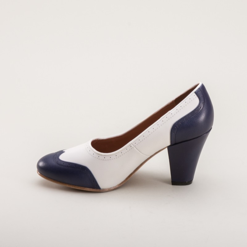 navy spectator pumps